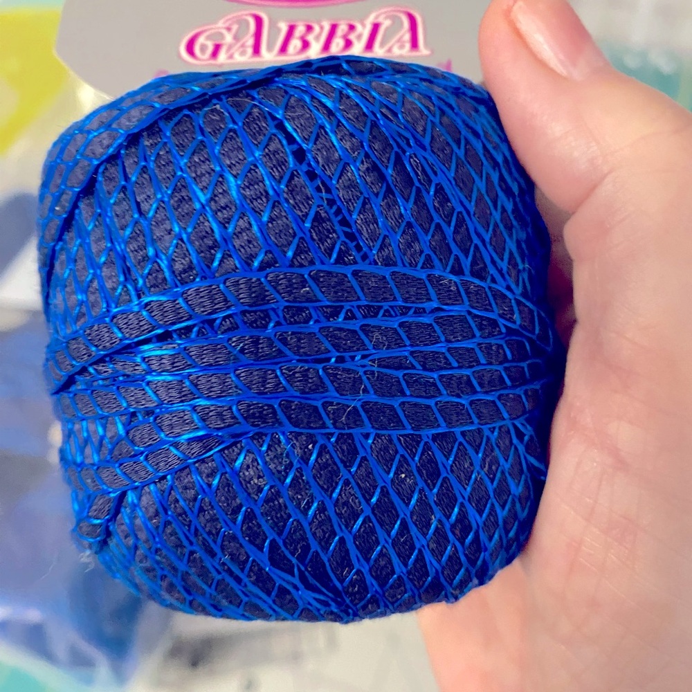 20+2 balls of textured yarn